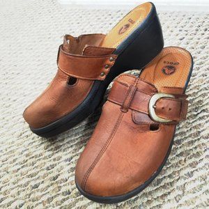 CROCS buckle genuine leather clogs size 9